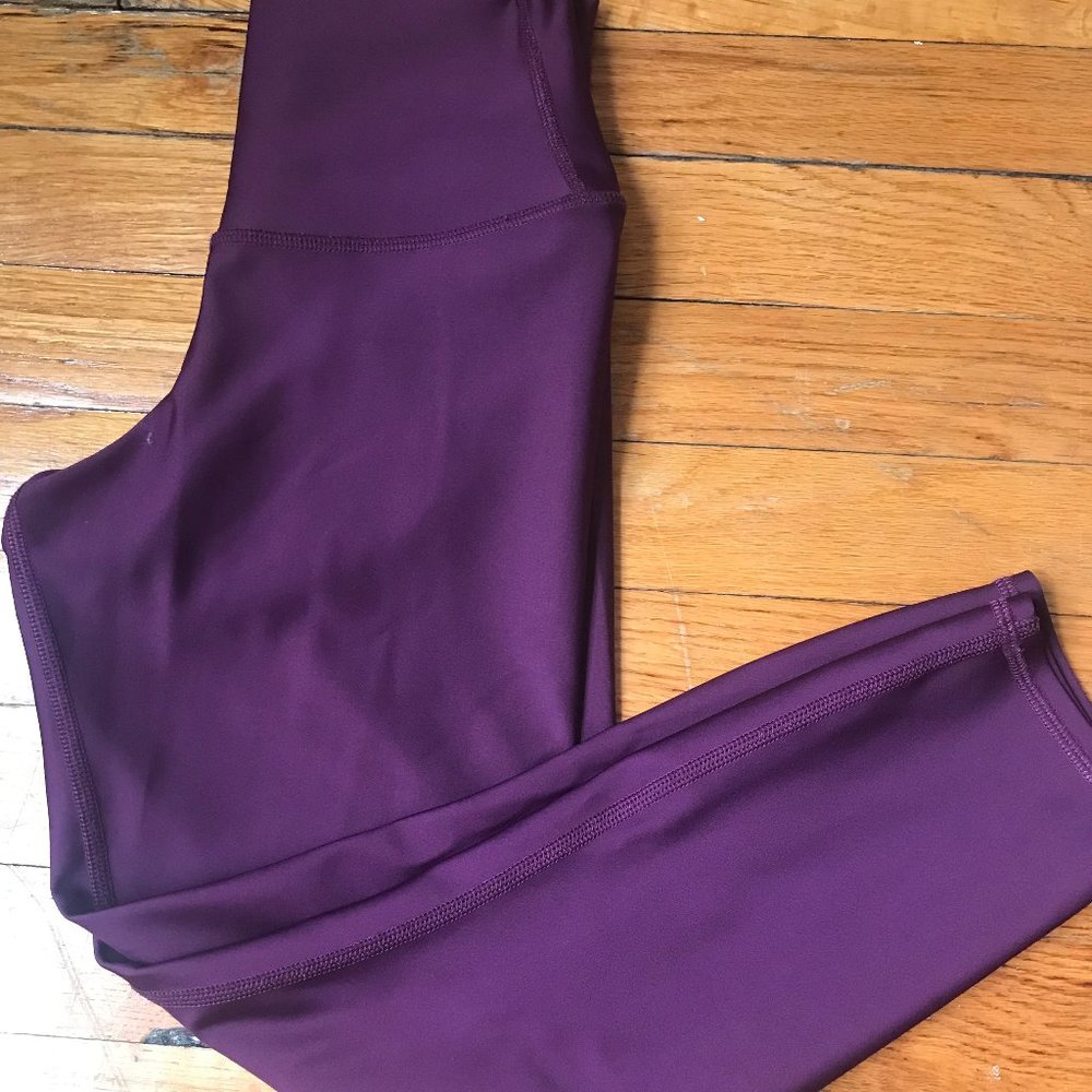 Alo Yoga- High Waist Airlift Capri's